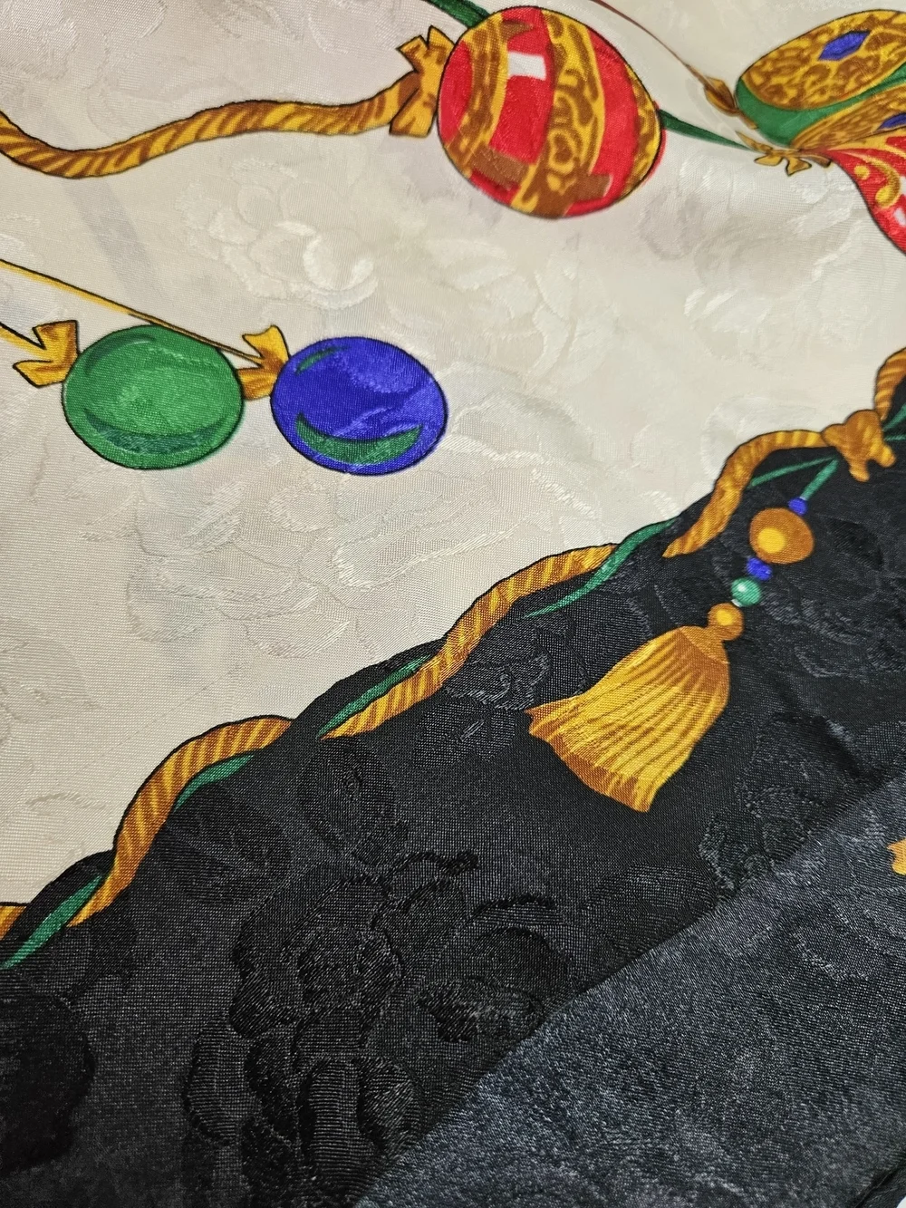 VINTAGE Christmas Holiday Wreath Square Scarf